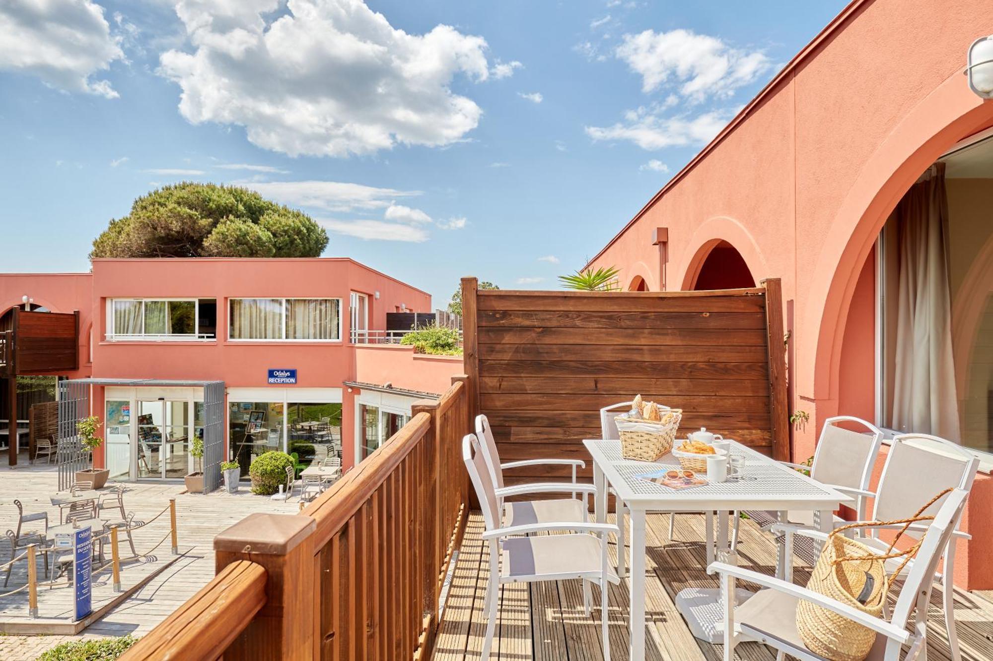 Residence Odalys Du Golfe Agde Exteriör bild