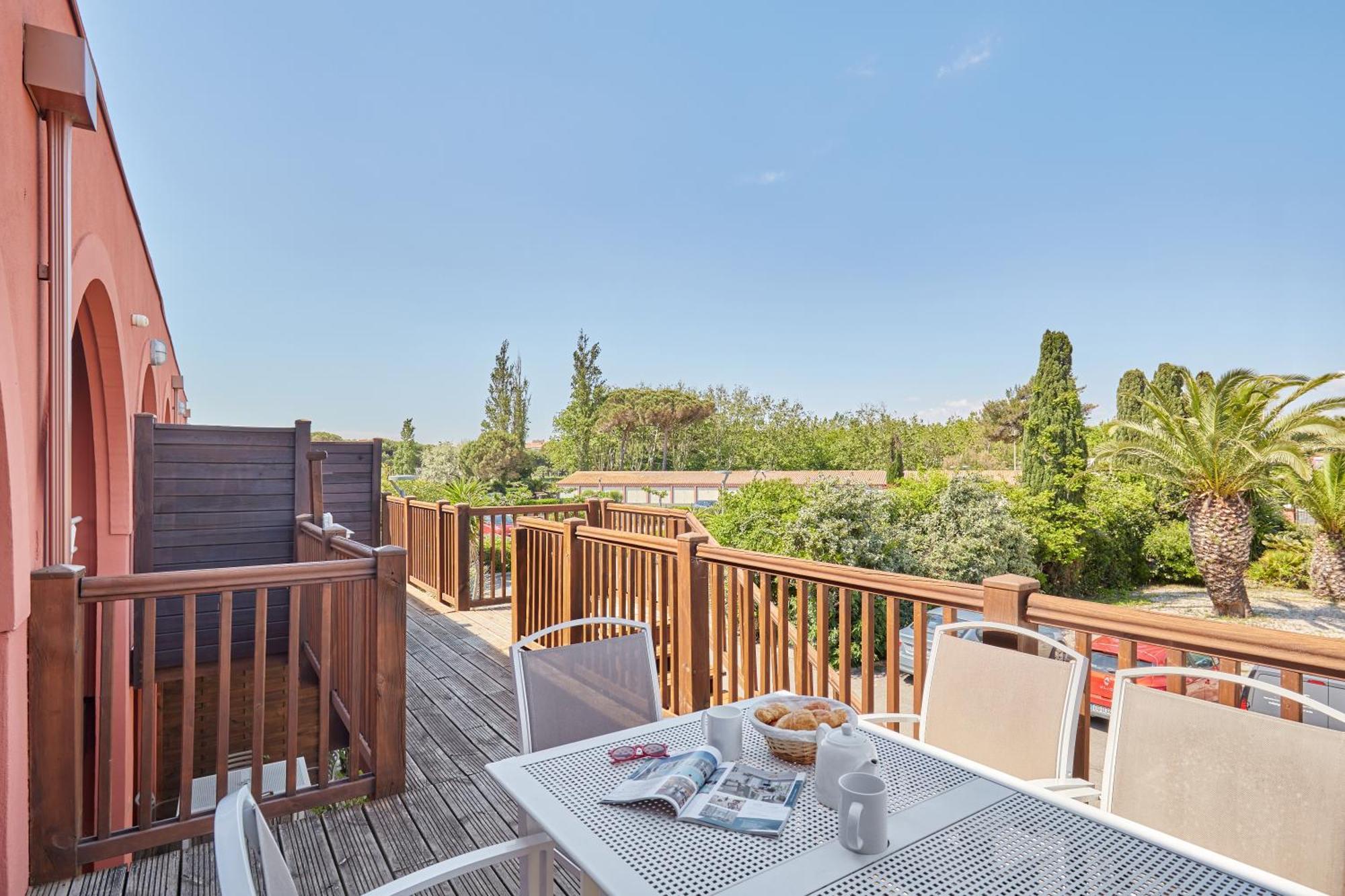 Residence Odalys Du Golfe Agde Exteriör bild
