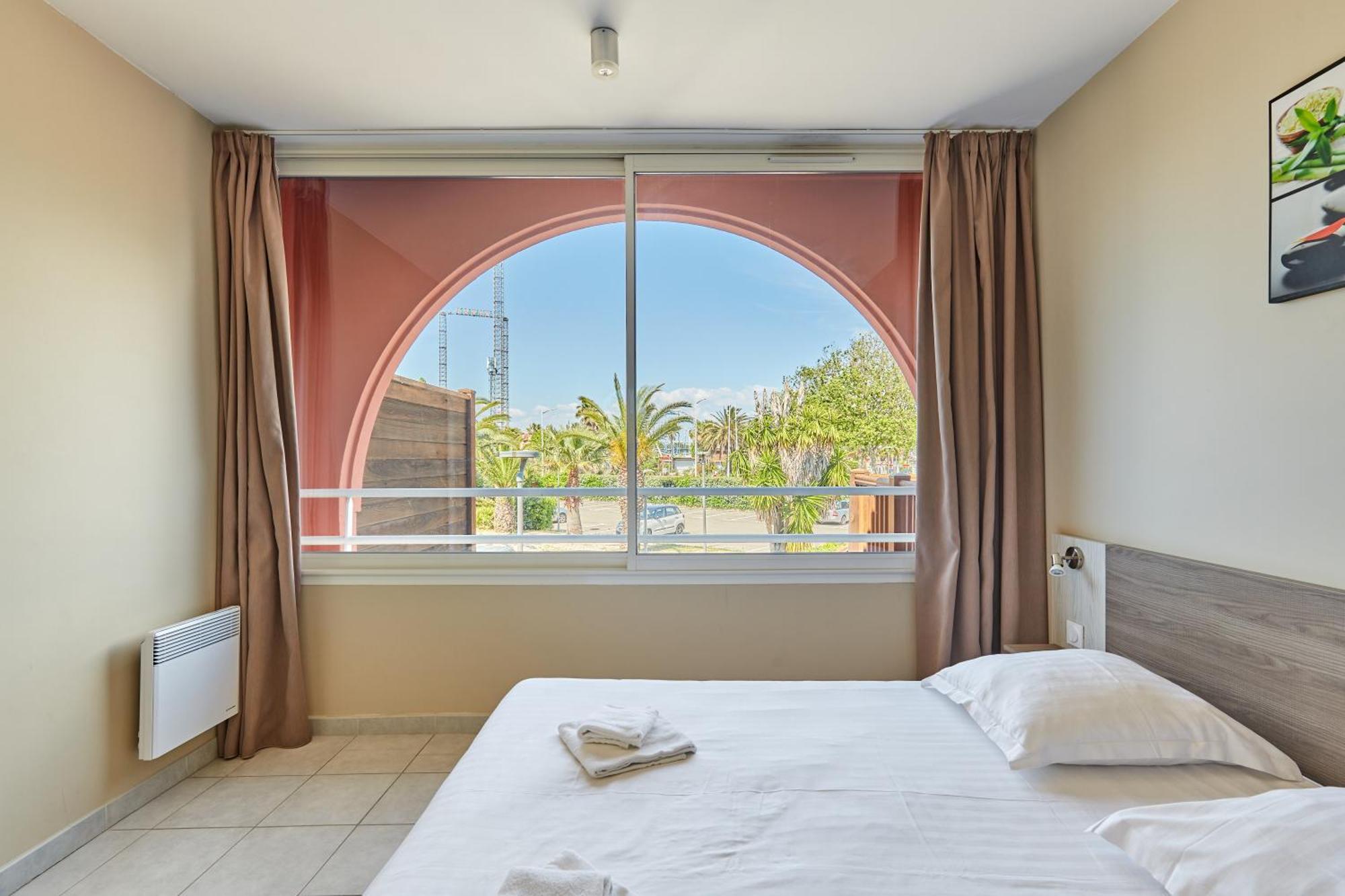 Residence Odalys Du Golfe Agde Exteriör bild