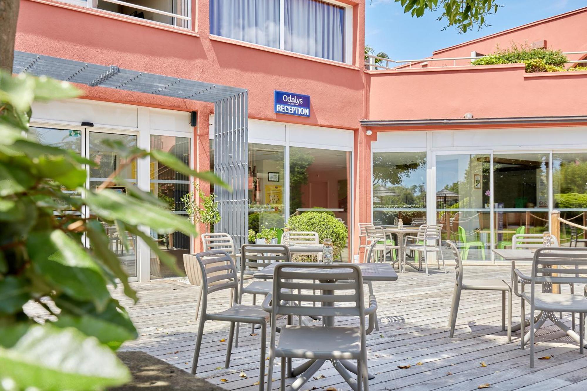 Residence Odalys Du Golfe Agde Exteriör bild